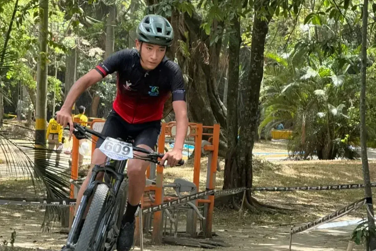 Deportistas del programa Alto Rendimiento del Club Trocha y Ruta