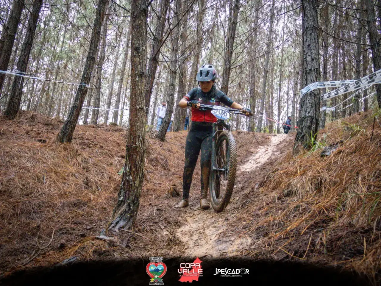 Acción en el circuito de Pavas durante la III válida de la Copa Valle 2026 — foto 2 de 10