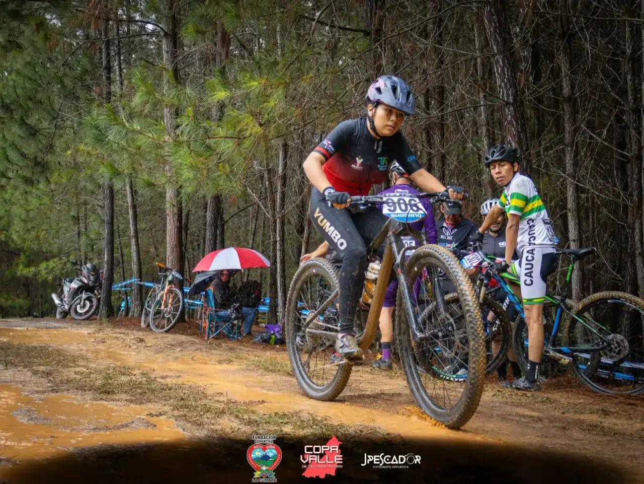 Acción en el circuito de Pavas durante la III válida de la Copa Valle 2026 — foto 4 de 10