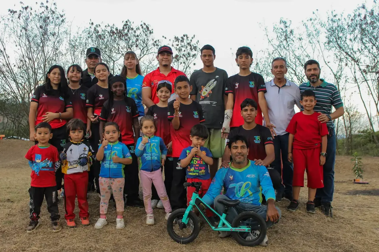 Sembratón en el Pump Track: Trocha y Ruta celebra el Día de la Tierra con 23 árboles — foto 16 de 16